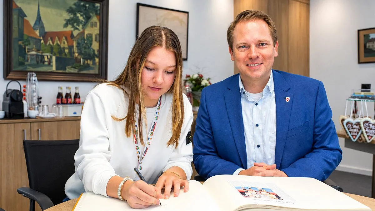 Versmold's Janne Uthmann Shines as First Handball World Champion, Celebrated by Mayor in Morocco