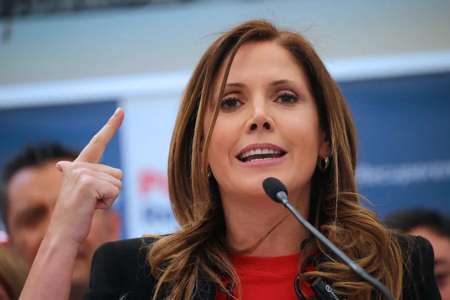 Political Controversy in Chile: Macarena Santelices Defends Minister Fernando Rabat Amidst Criticism